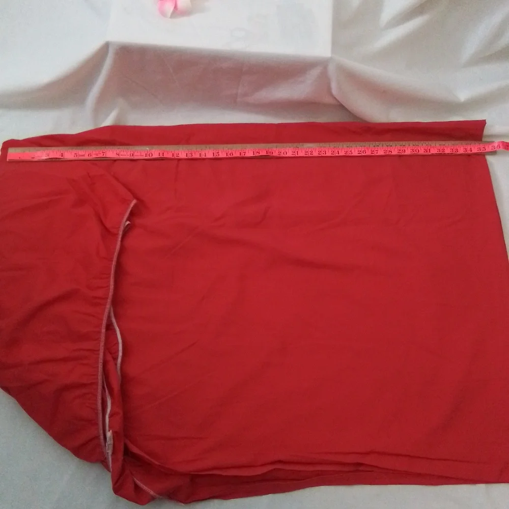 Red and Blue Twin Sheet Set with Bonus Coordinating Window Topper